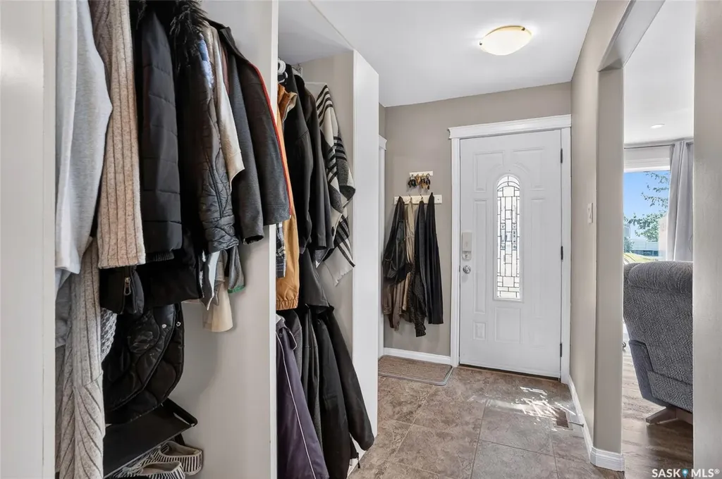 215 Neatby Crescent Saskatoon SK S7M 4W9