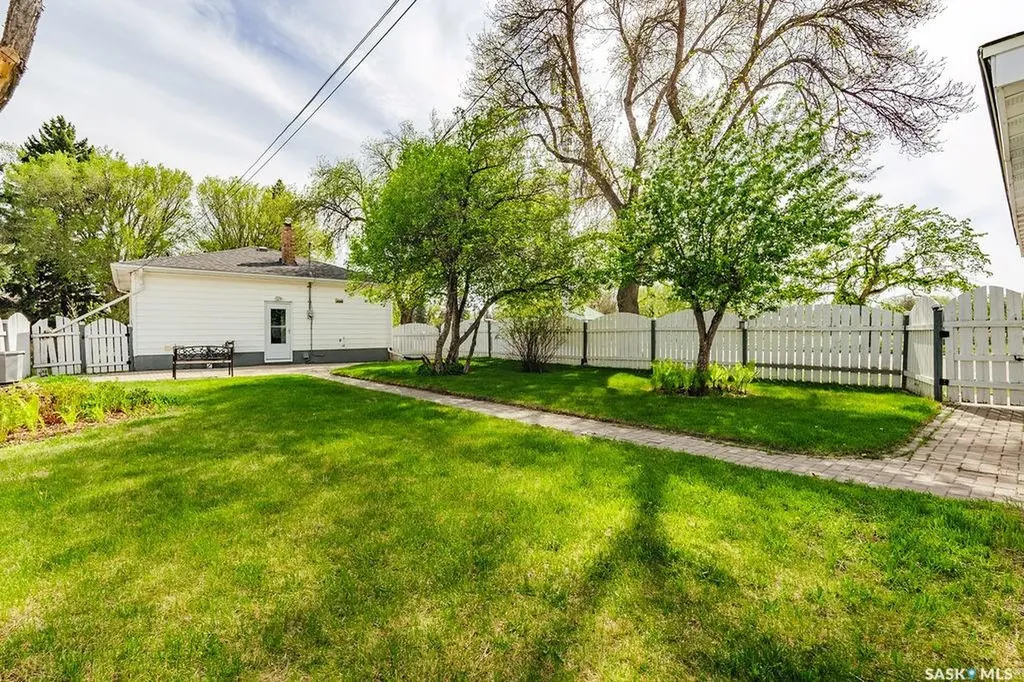901 1st Street E Saskatoon SK S7H 1T2
