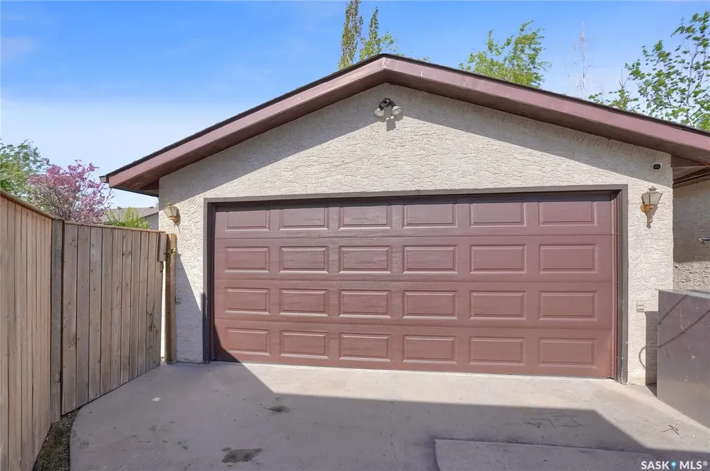 1114 Bayda Crescent Regina SK S4N 6Y6