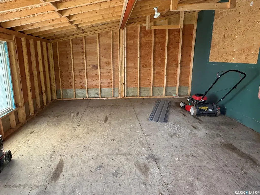 119 Zimmer Crescent Three Lakes Rm No. 400 SK S0K 2J0