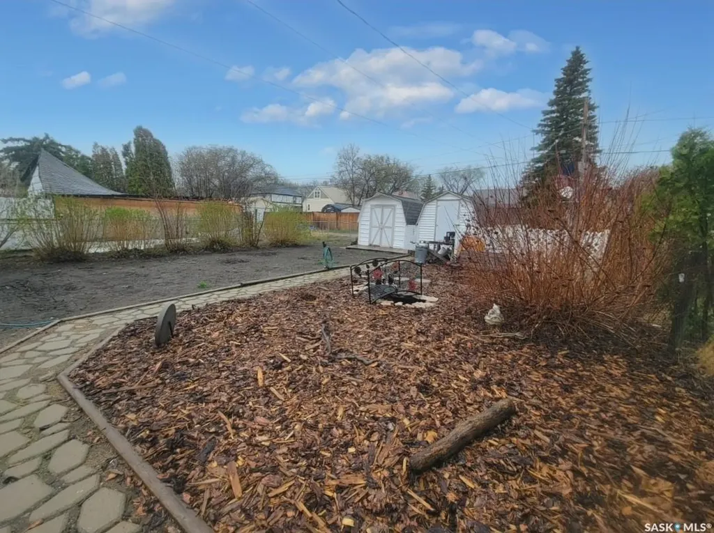 303 3 Street E Wilkie SK S0K 4W0