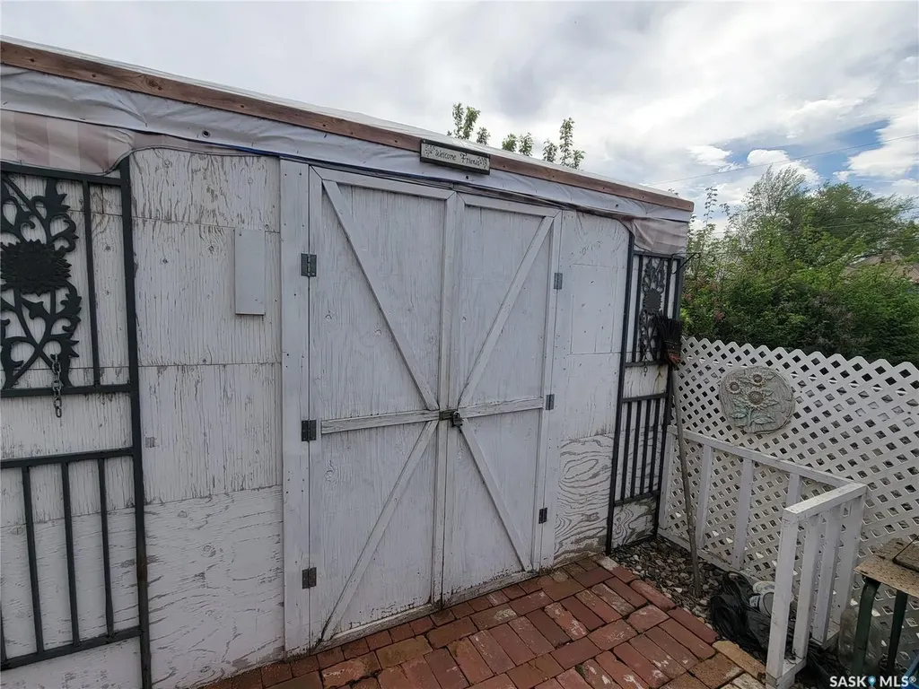 303 3 Street E Wilkie SK S0K 4W0