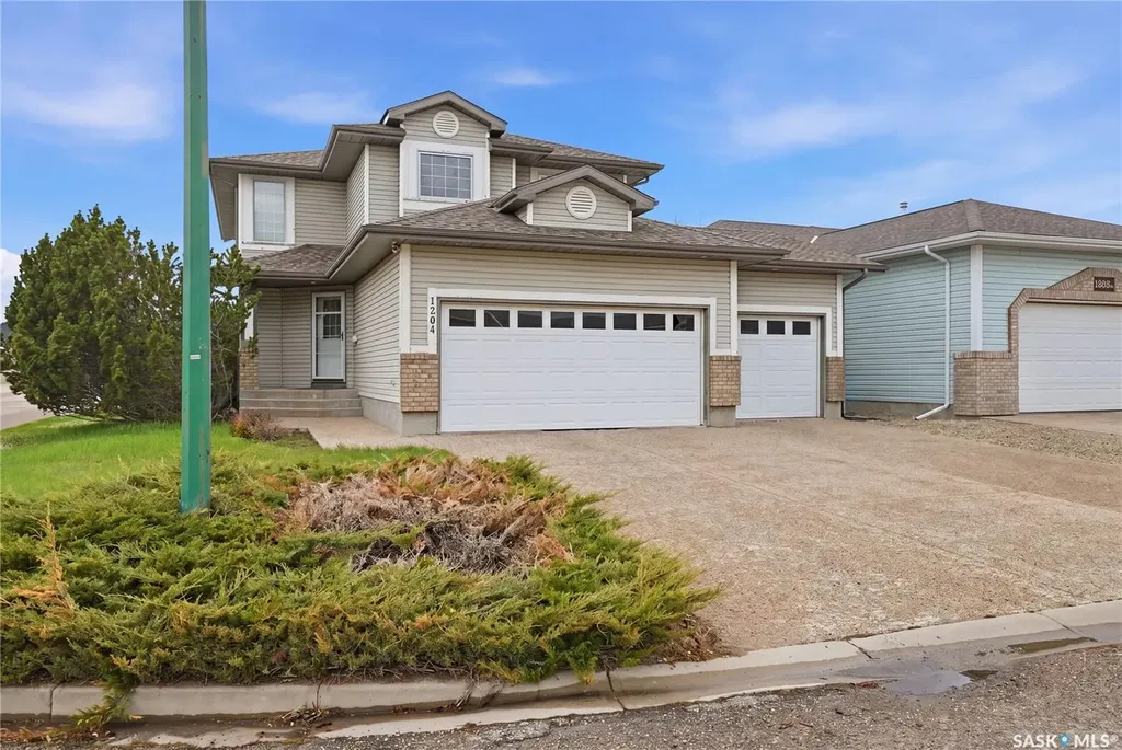 1204 Boehm Bay N Regina SK S4X 4M2