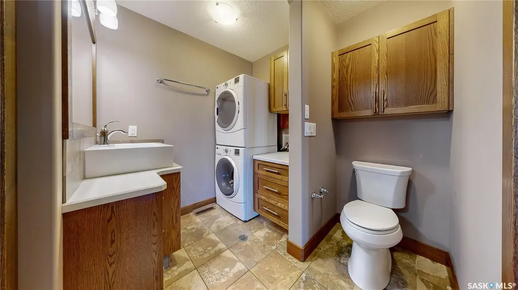 8018 Fairways West Drive Regina SK S4Y 0A5