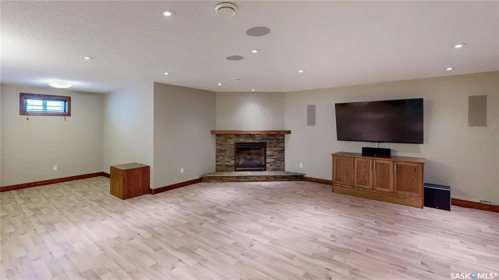 8018 Fairways West Drive Regina SK S4Y 0A5
