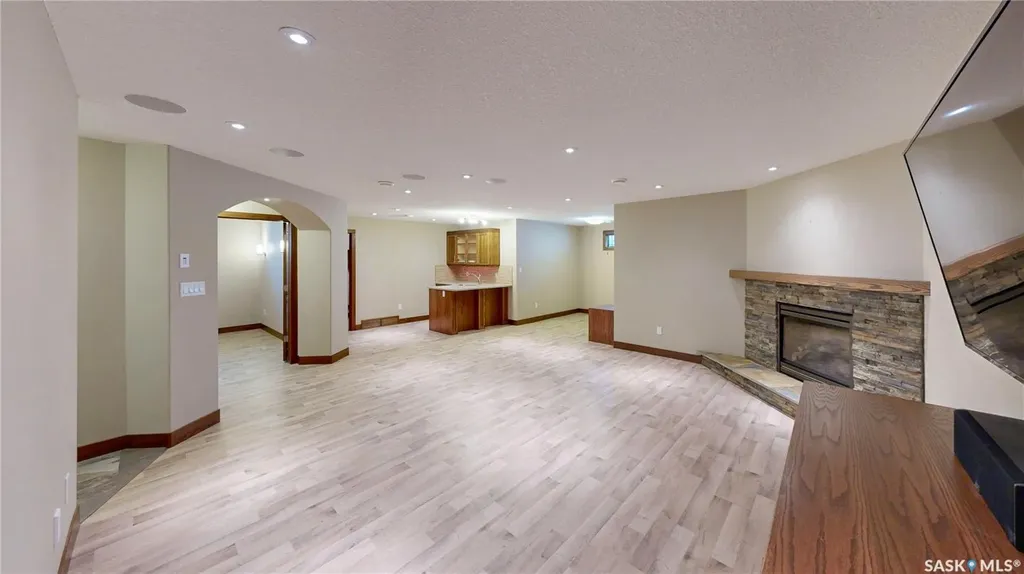 8018 Fairways West Drive Regina SK S4Y 0A5