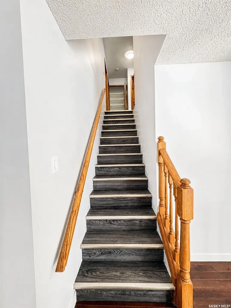 458 Wakaw Court Saskatoon SK S7J 4H4