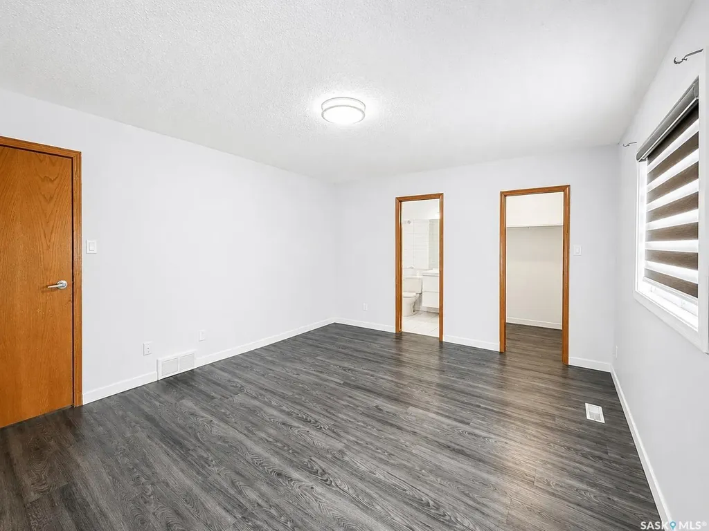 458 Wakaw Court Saskatoon SK S7J 4H4