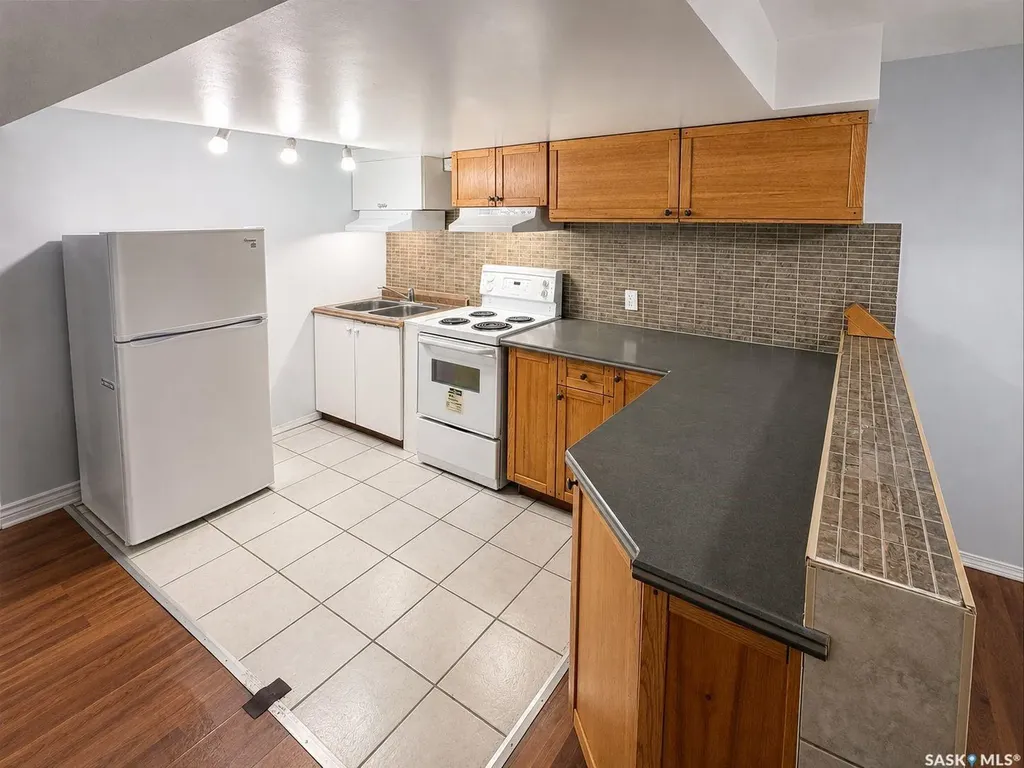458 Wakaw Court Saskatoon SK S7J 4H4