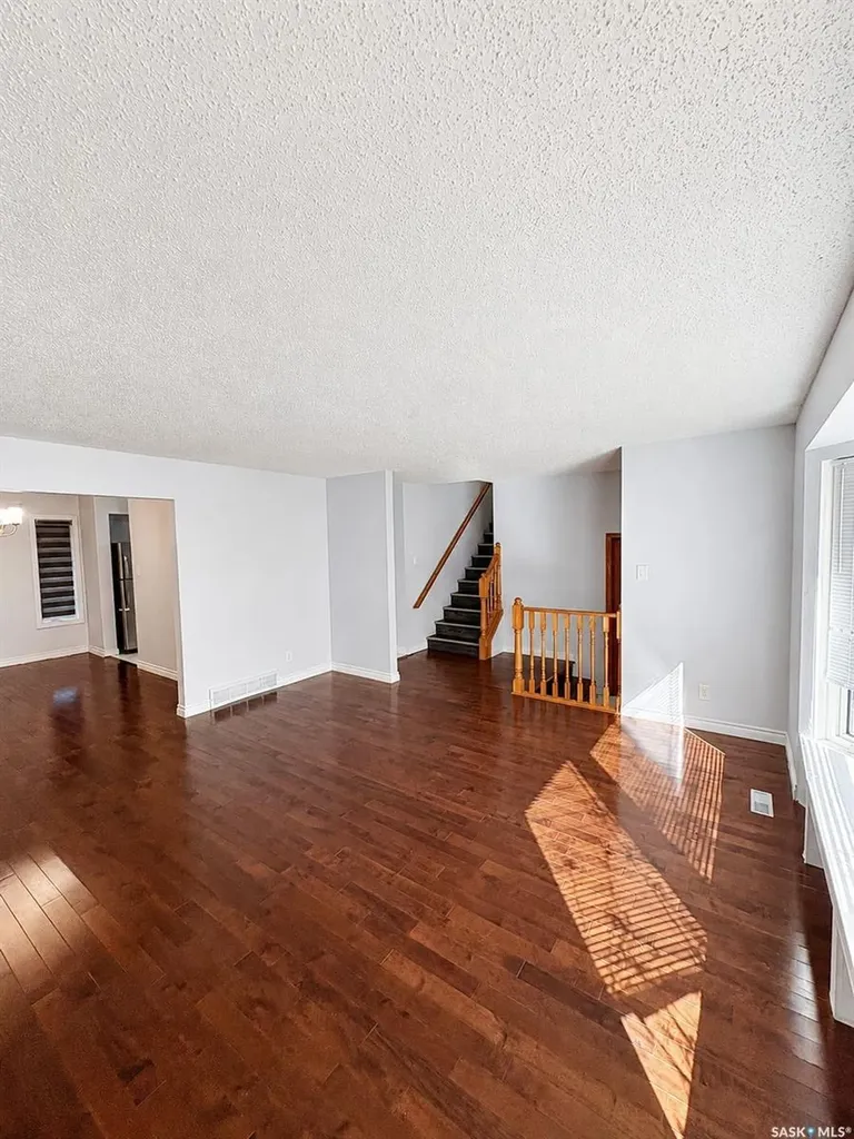 458 Wakaw Court Saskatoon SK S7J 4H4
