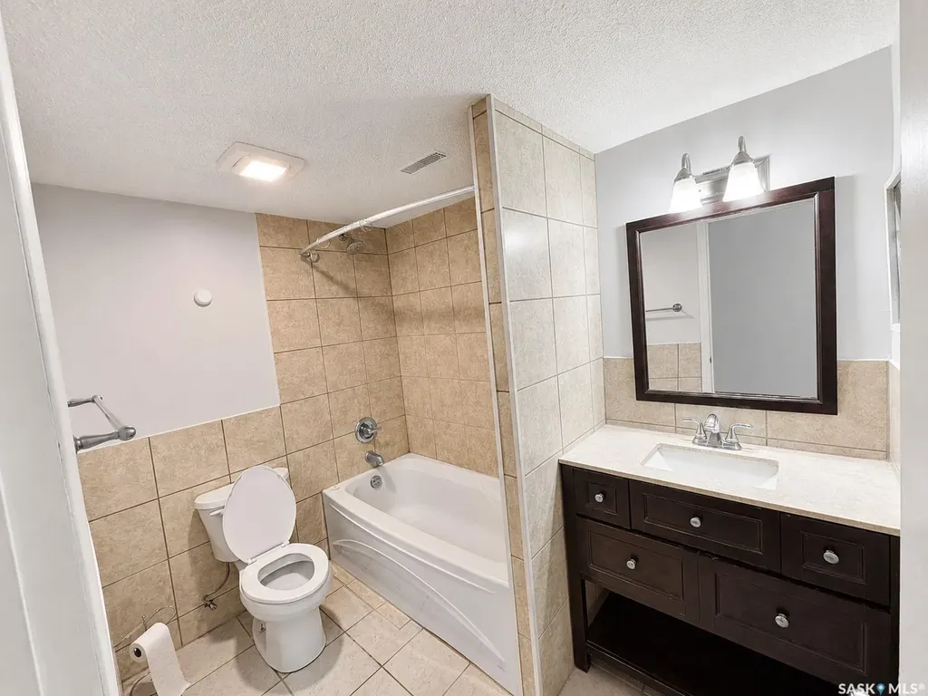 458 Wakaw Court Saskatoon SK S7J 4H4