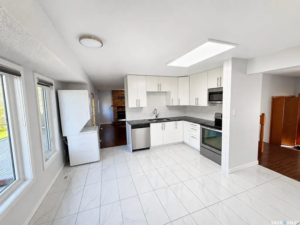 458 Wakaw Court Saskatoon SK S7J 4H4