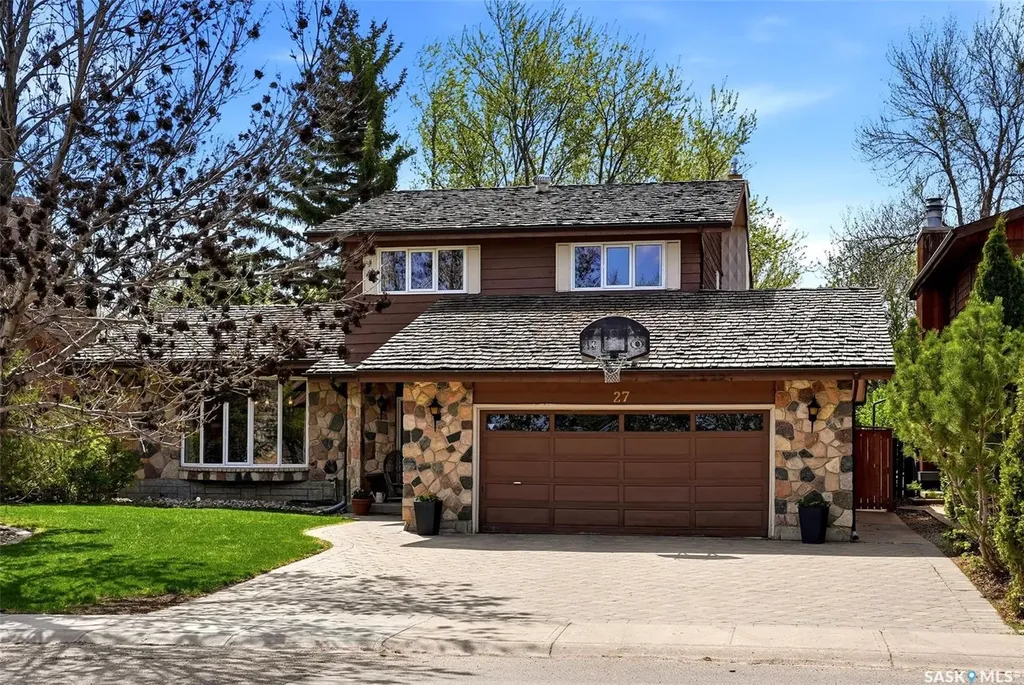 27 Cowie Road Regina SK S4S 6S2
