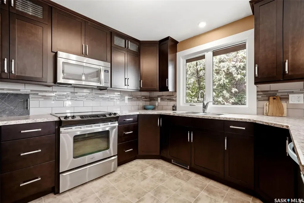 27 Cowie Road Regina SK S4S 6S2