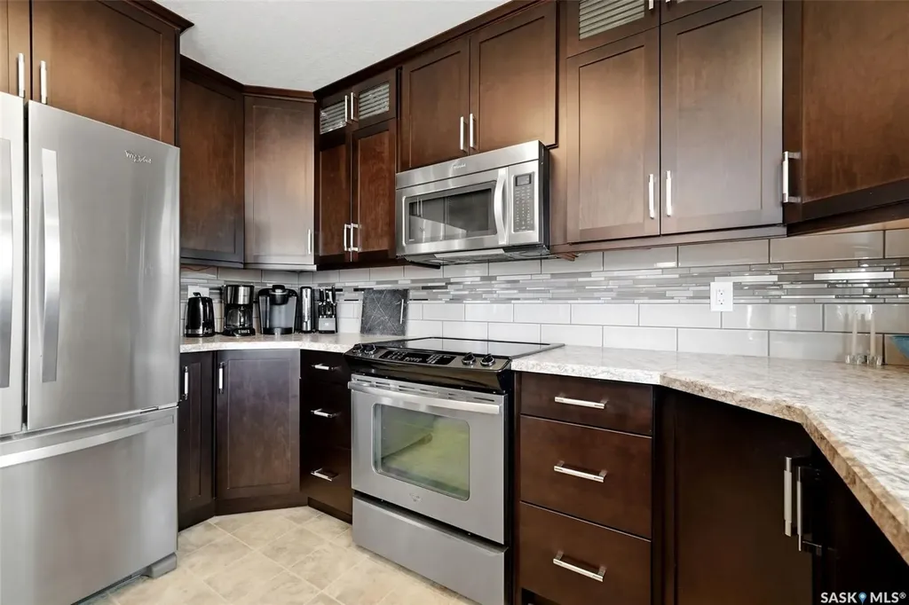 27 Cowie Road Regina SK S4S 6S2