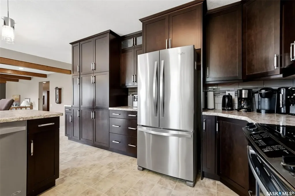 27 Cowie Road Regina SK S4S 6S2