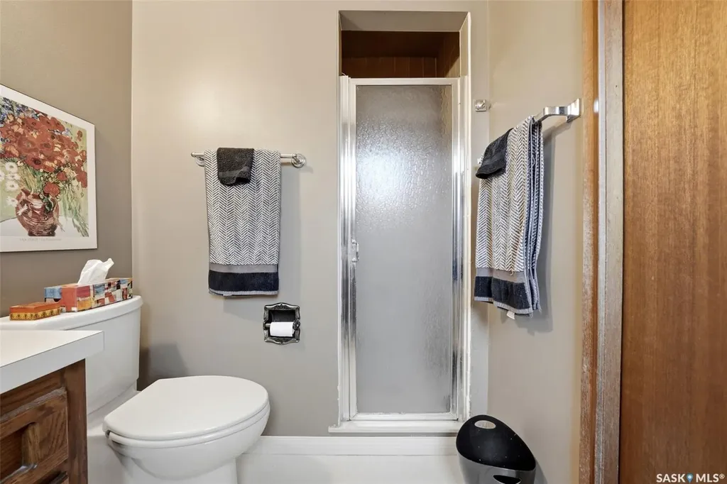 27 Cowie Road Regina SK S4S 6S2