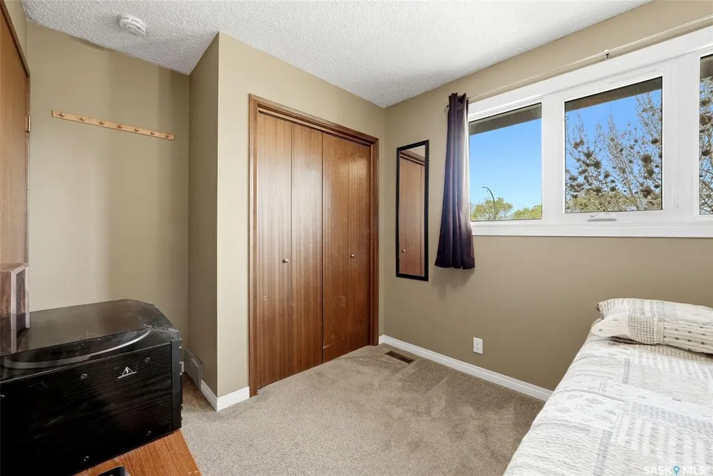 27 Cowie Road Regina SK S4S 6S2