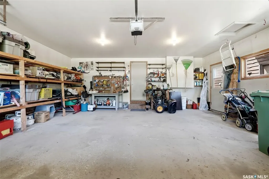 27 Cowie Road Regina SK S4S 6S2