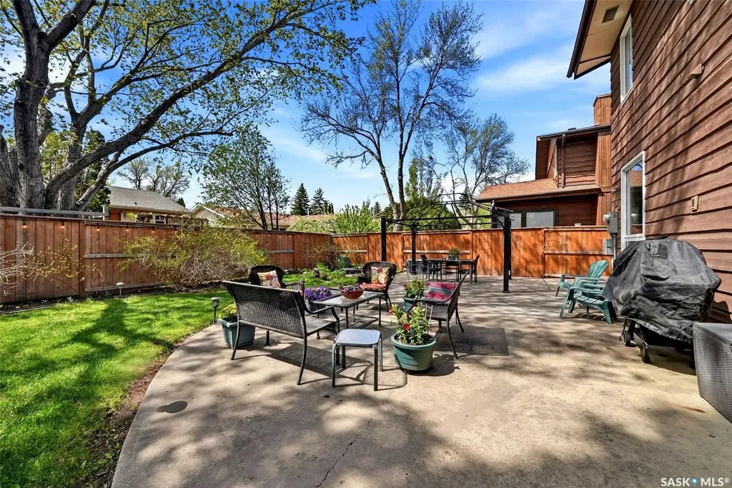 27 Cowie Road Regina SK S4S 6S2
