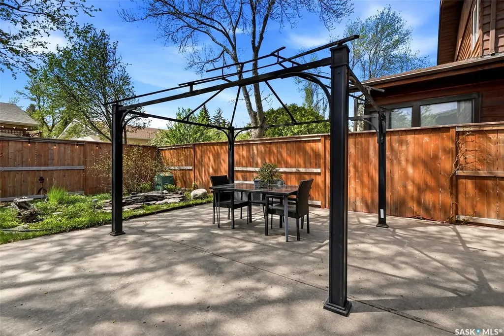 27 Cowie Road Regina SK S4S 6S2