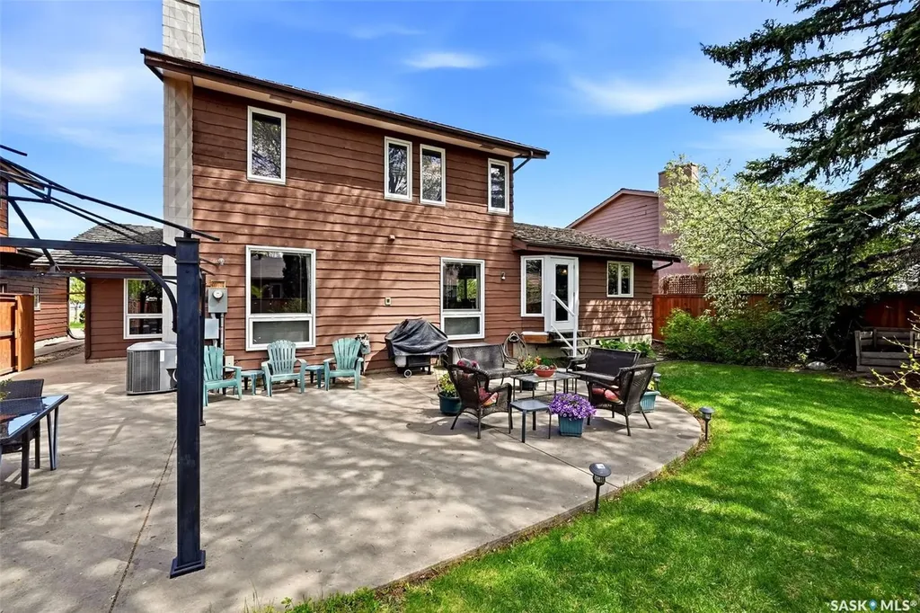 27 Cowie Road Regina SK S4S 6S2