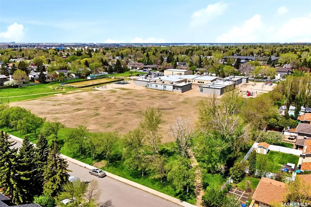 27 Cowie Road Regina SK S4S 6S2