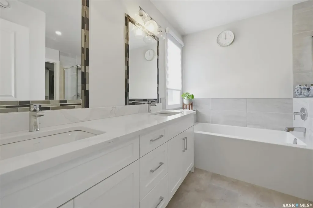 259 Skopik Crescent Saskatoon SK S7V 0N4