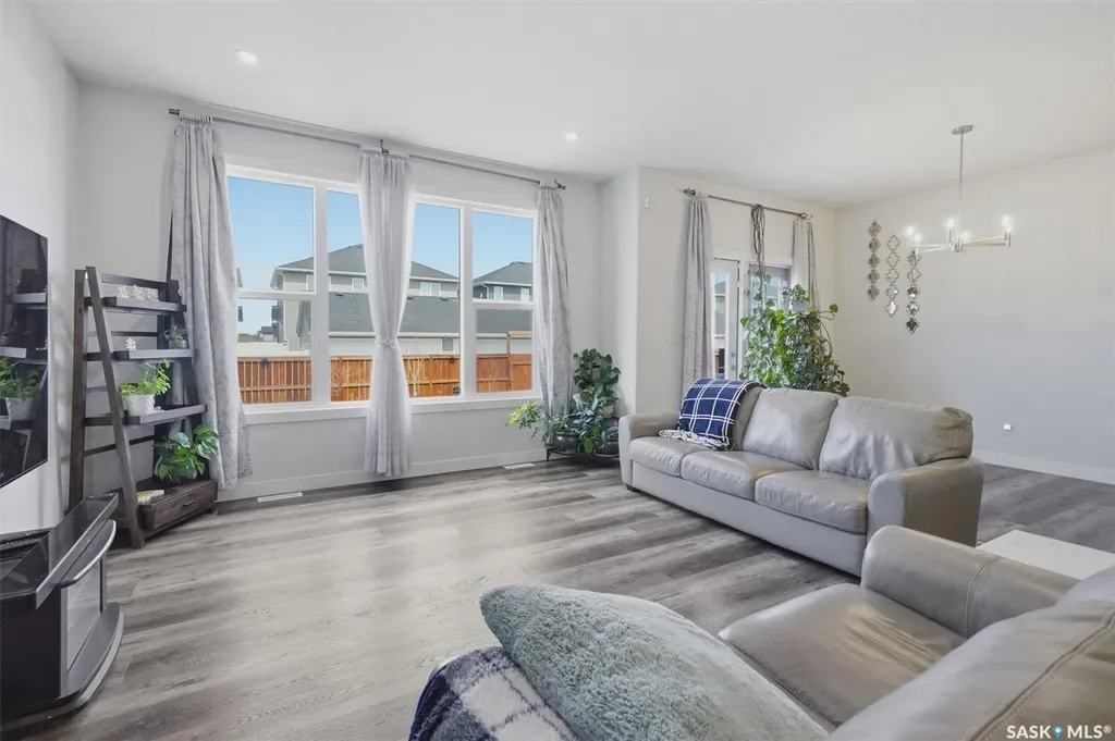 259 Skopik Crescent Saskatoon SK S7V 0N4
