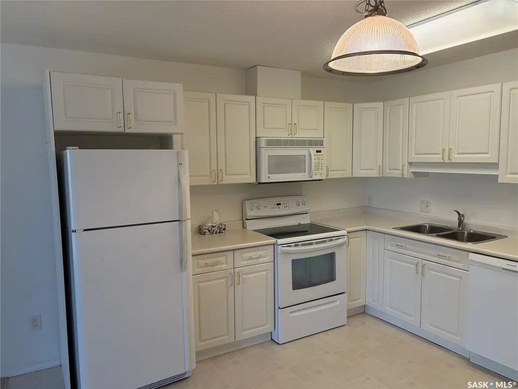 1601 1st Street Estevan SK S4A 2X4