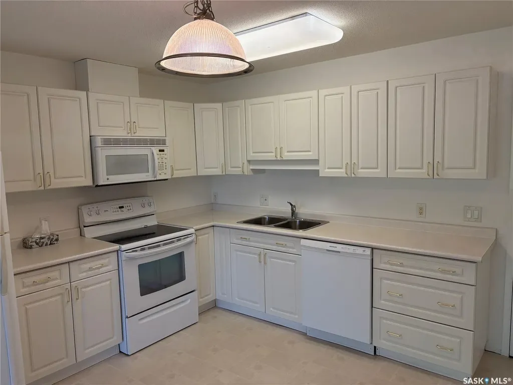 1601 1st Street Estevan SK S4A 2X4