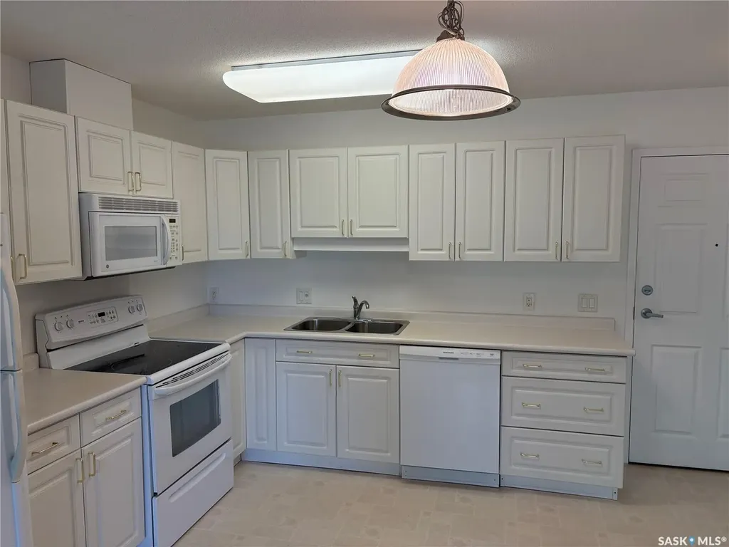1601 1st Street Estevan SK S4A 2X4