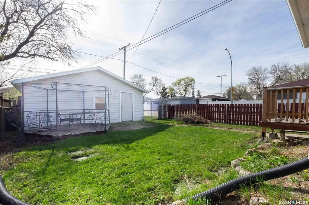 1077 Broder Street Regina SK S4N 3P8