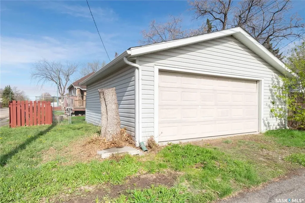 1077 Broder Street Regina SK S4N 3P8