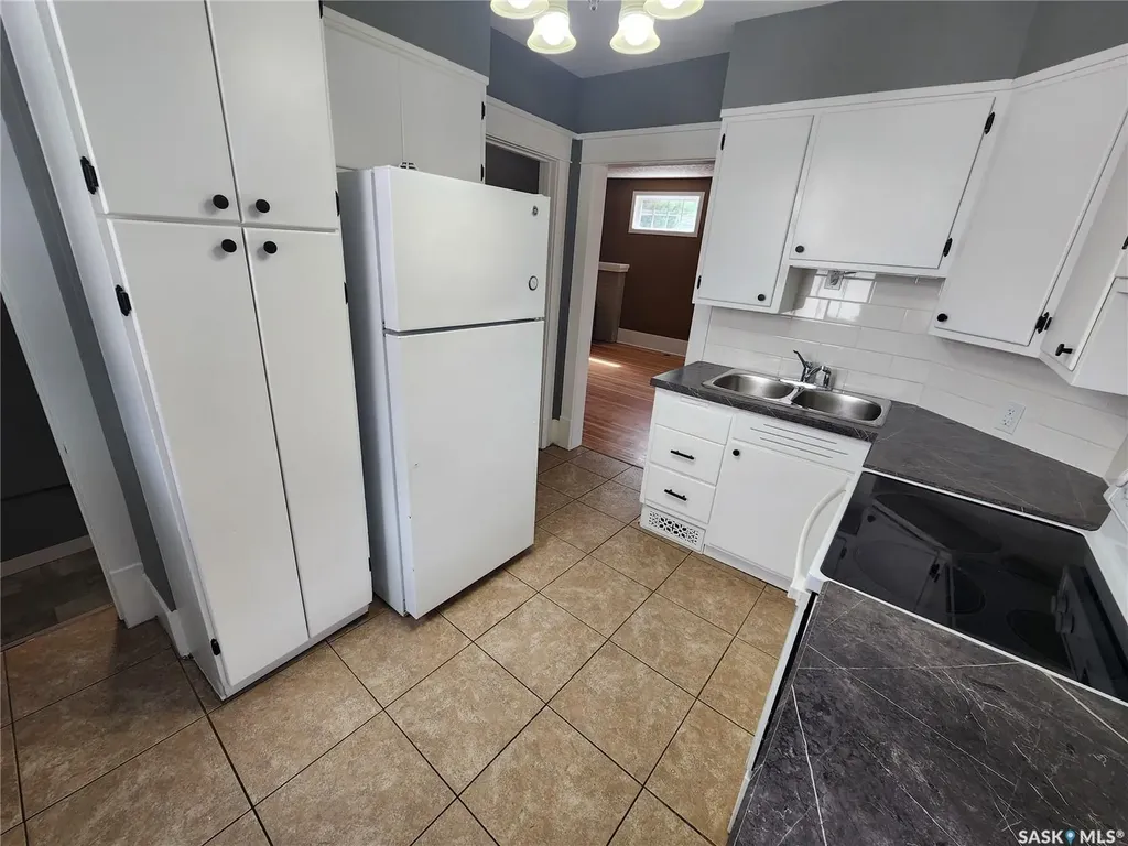 1418 2nd Street Estevan SK S4A 0M6