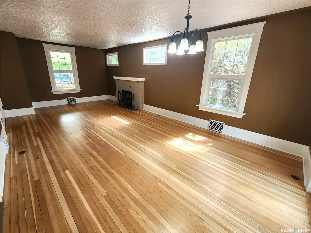 1418 2nd Street Estevan SK S4A 0M6
