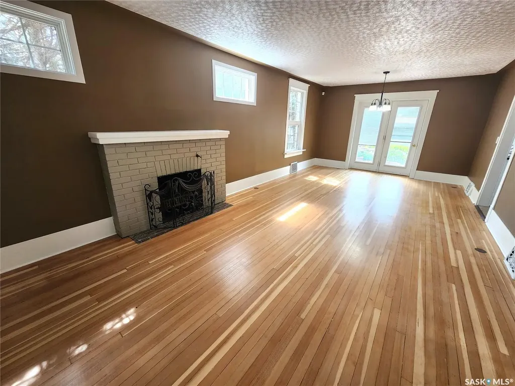 1418 2nd Street Estevan SK S4A 0M6