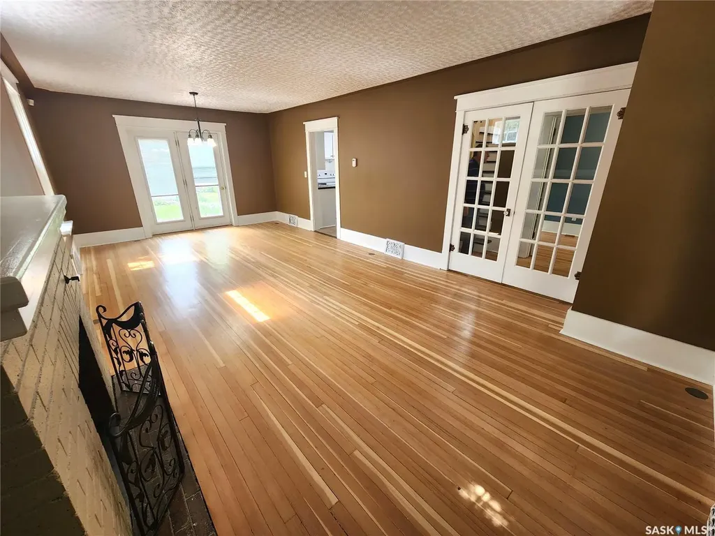 1418 2nd Street Estevan SK S4A 0M6
