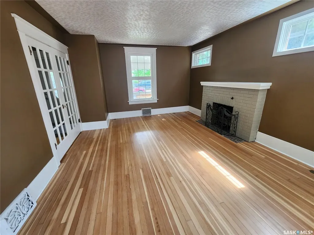 1418 2nd Street Estevan SK S4A 0M6
