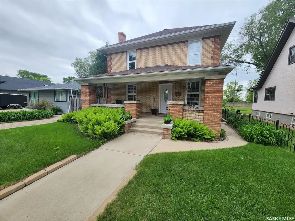 1418 2nd Street Estevan SK S4A 0M6