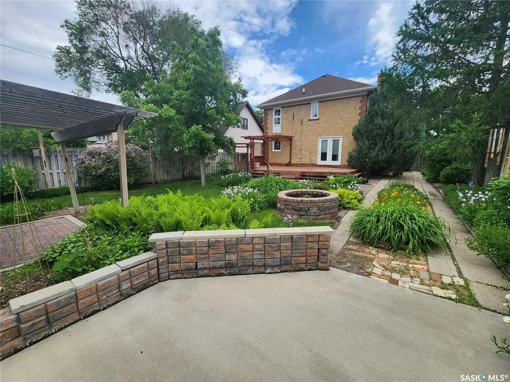 1418 2nd Street Estevan SK S4A 0M6