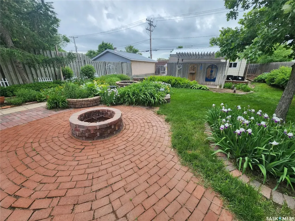 1418 2nd Street Estevan SK S4A 0M6