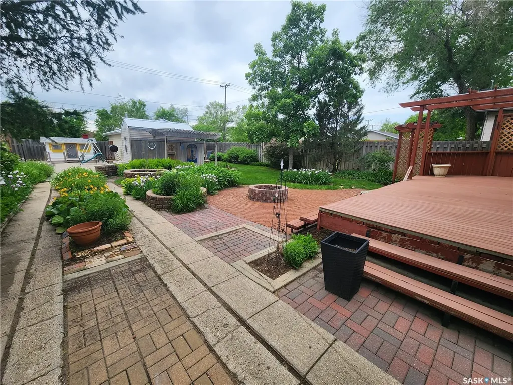 1418 2nd Street Estevan SK S4A 0M6