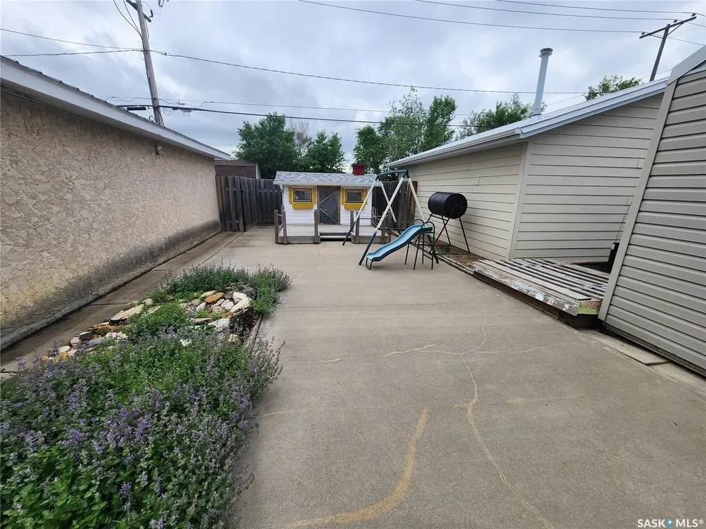 1418 2nd Street Estevan SK S4A 0M6
