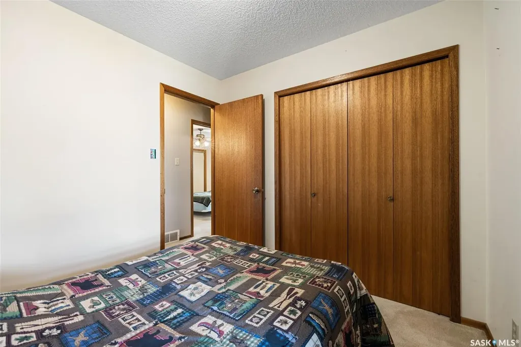 287 Rogers Road Regina SK S4S 7C5