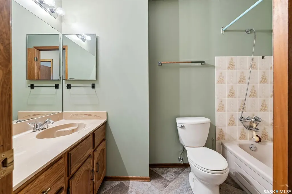 287 Rogers Road Regina SK S4S 7C5