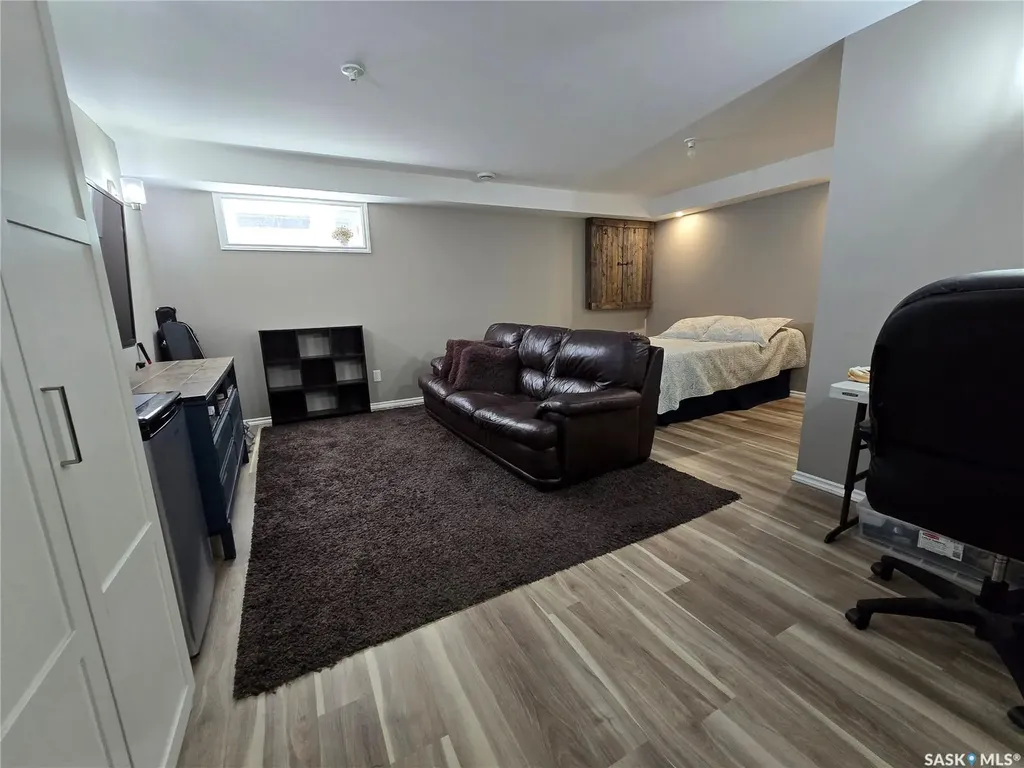 610 Barber Crescent Weyburn SK S4H 0M9
