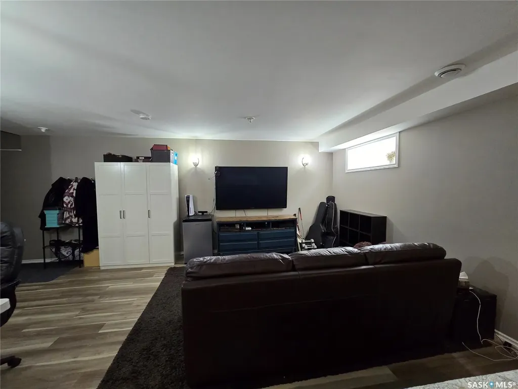610 Barber Crescent Weyburn SK S4H 0M9