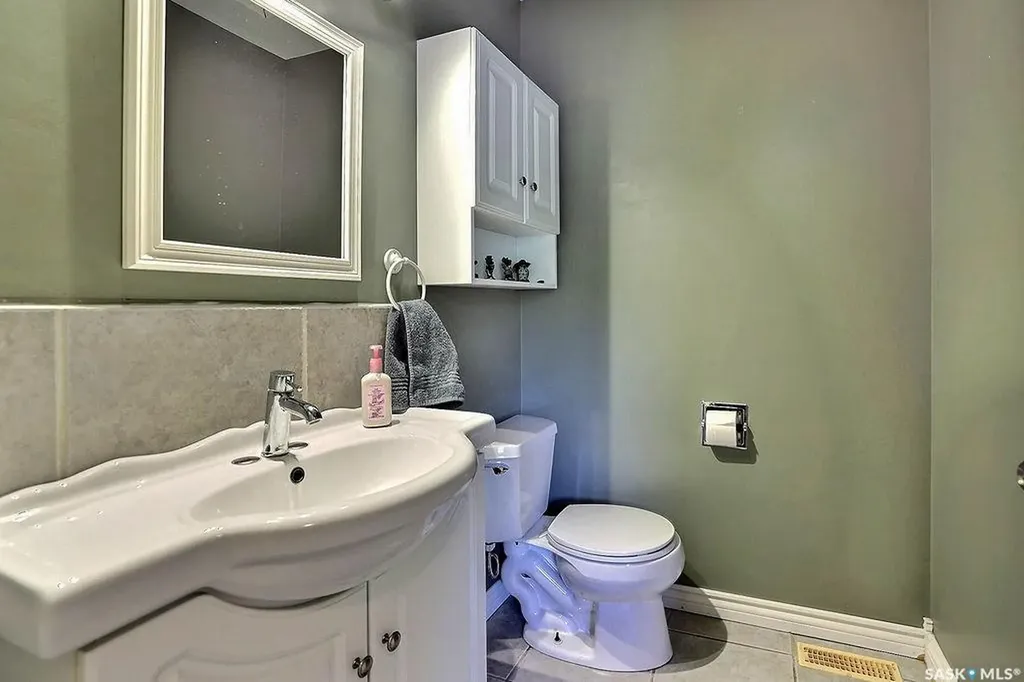 170 Elgin Crescent Lumsden SK S0G 3C0