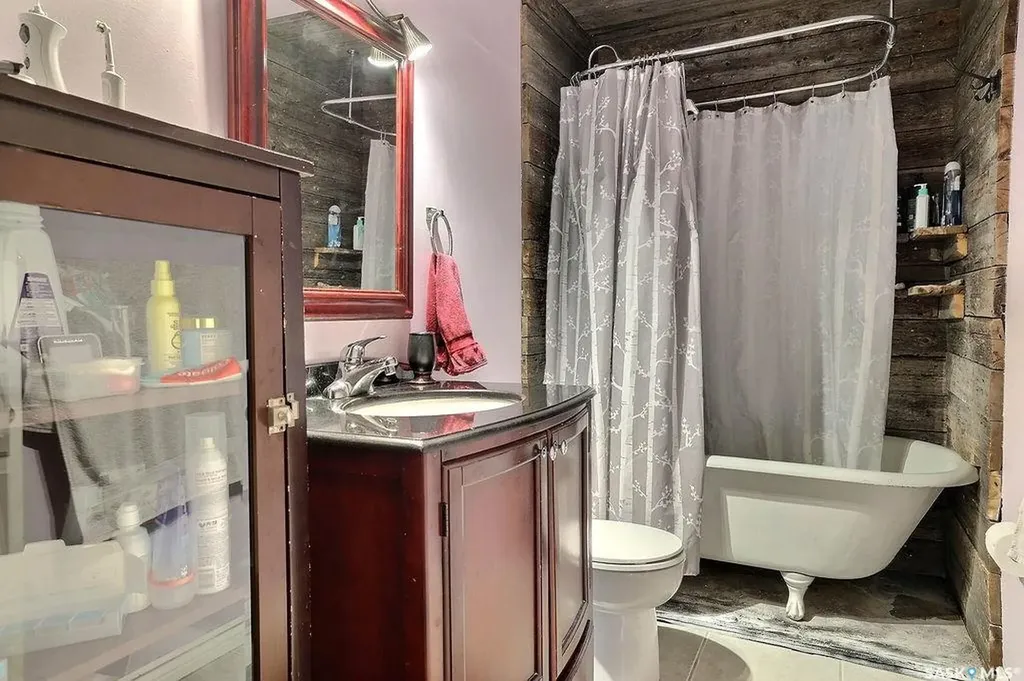 170 Elgin Crescent Lumsden SK S0G 3C0